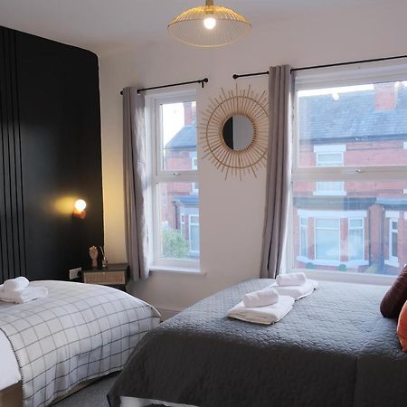Bee Stays - Pickmere House Warrington Bagian luar foto