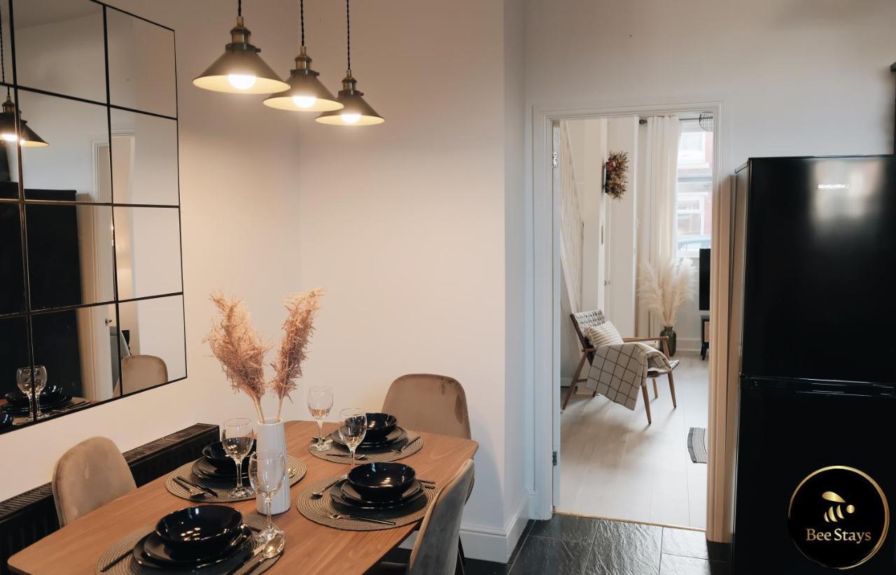 Bee Stays - Pickmere House Warrington Bagian luar foto